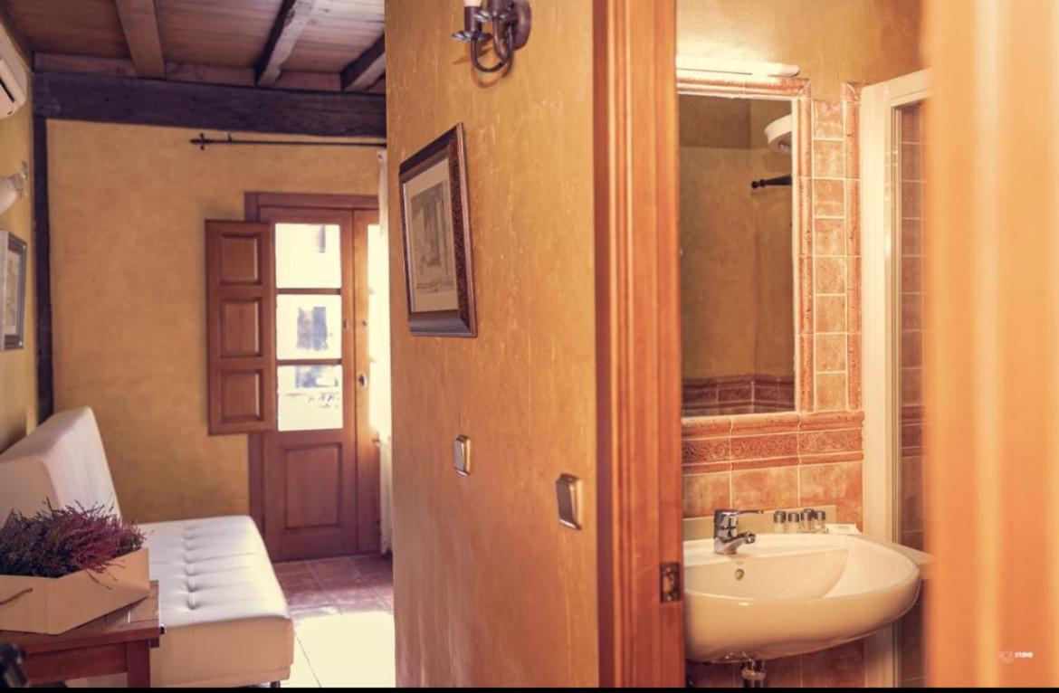 Apartamentos Rural La Jacoba カベズエラデルバレ エクステリア 写真